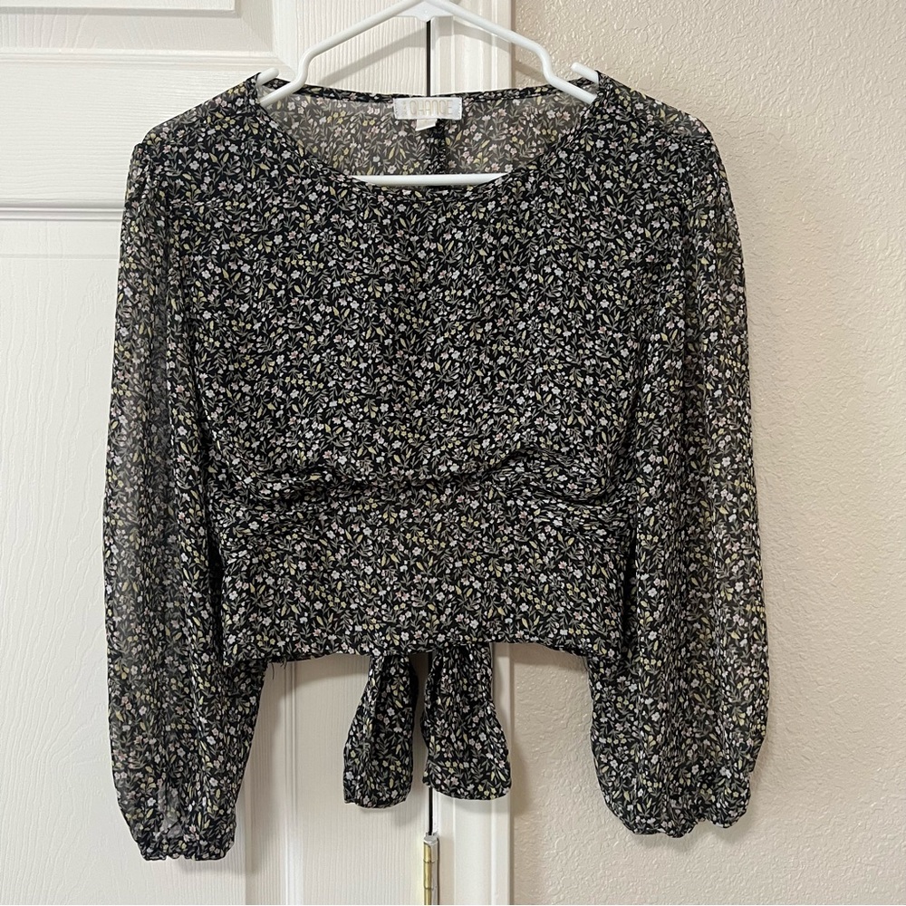 BKK Chance Cropped Floral Black Blouse with Back Tie Detail and Puff Sleeves L